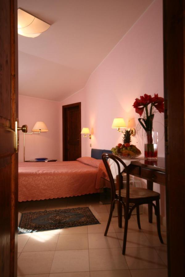 Casa Oliva Albergo Diffuso Bargni ภายนอก รูปภาพ
