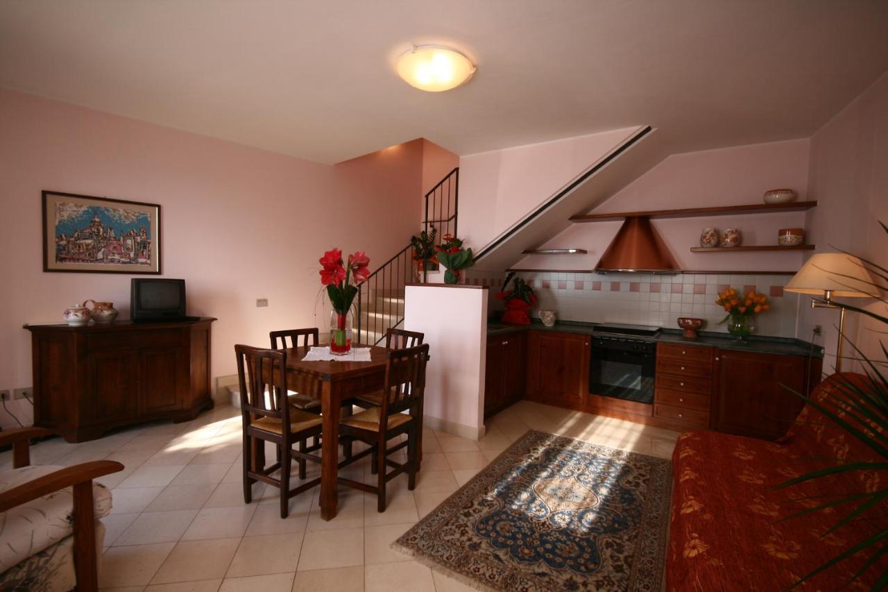 Casa Oliva Albergo Diffuso Bargni ภายนอก รูปภาพ